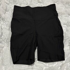 Lululemon athletica Black 8” ribbed Shorts size 8